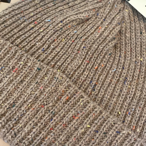 Reef Downey Beanie - Picture 3 of 3